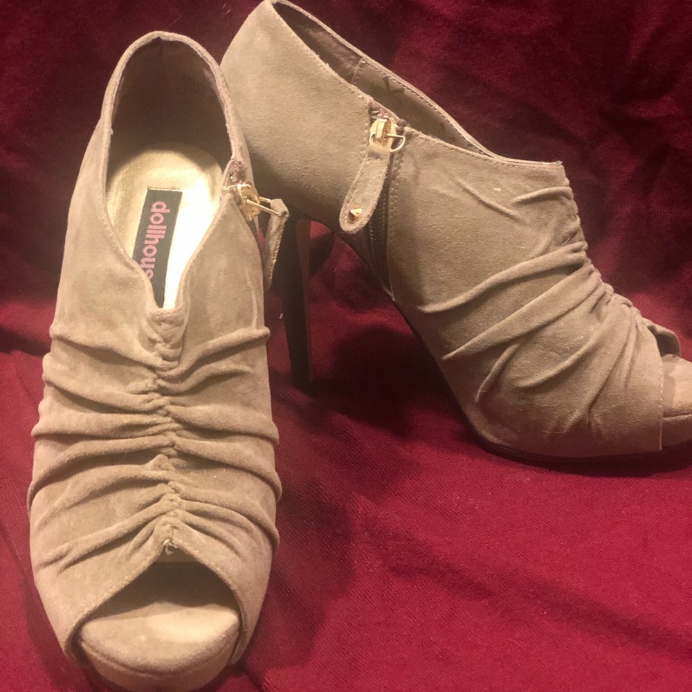Tan/grey Peep Toe Booties Sz 7